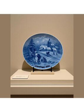 Berlin Christmas Plate 1980 Joys of Winter (English Text) designed by H Bluum